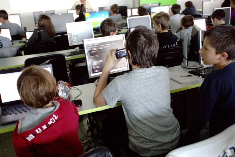 Competenze digitali: creative coding e robotica dalle elementari per il lavoro del futuro