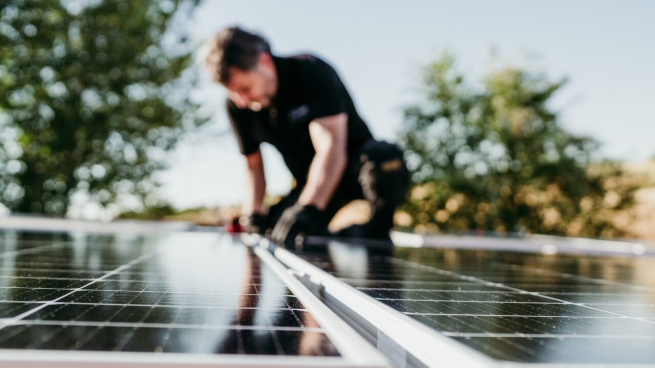 Auto a pannelli solari