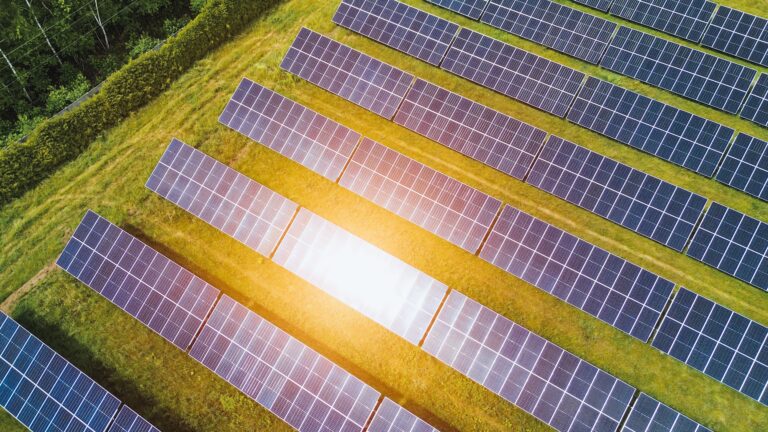 Solar,Panel,Farm,Generating,Renewable,Energy