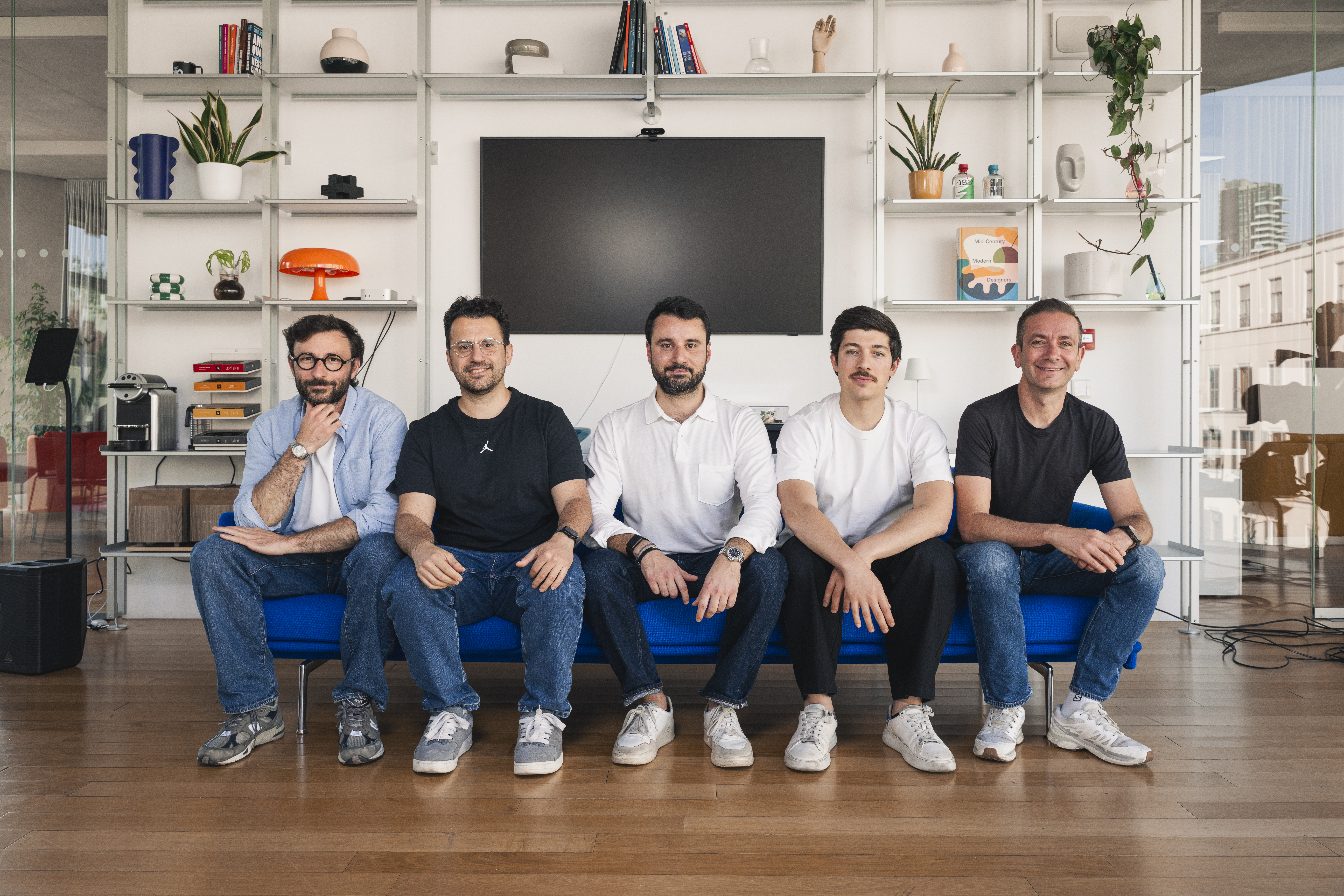 Da sx Michele Pagani, Simone Tornabene, Francesco Marino, Marcello Ascani, Matteo Rovers: tutti insieme in Cosmico