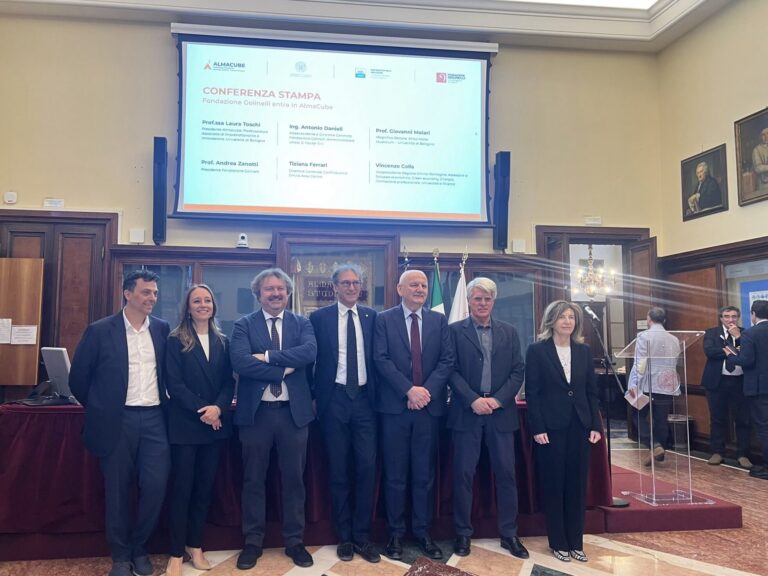 L’annuncio dell’ingresso di Fondazione Golinelli in Almacube: sx-Shiva-Loccisano-Laura-Toschi-Antonio-Danieli-Giovanni-Molari-Vincenzo-Colla-Andrea-Zanotti-Tiziana-Ferrari