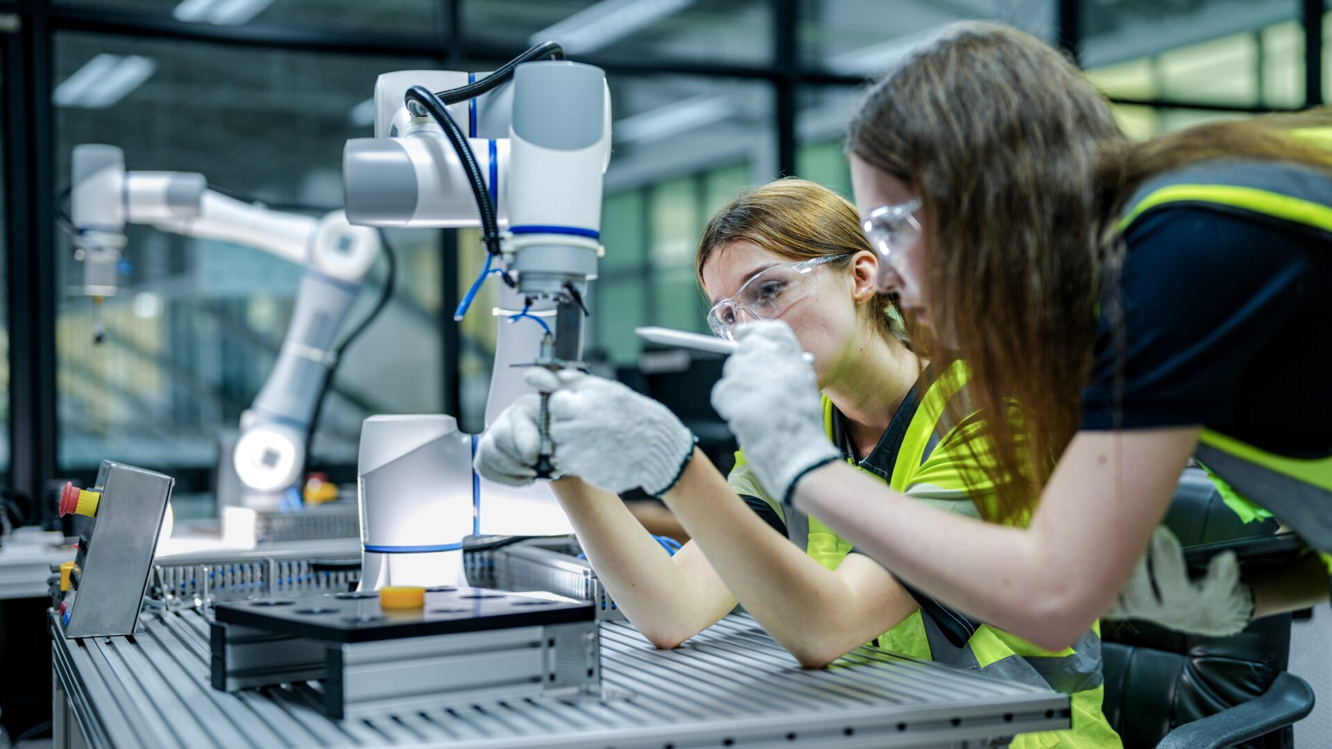 AI fisica e robotica, investimenti per 3,3 miliardi: così cambia la fabbrica italiana
