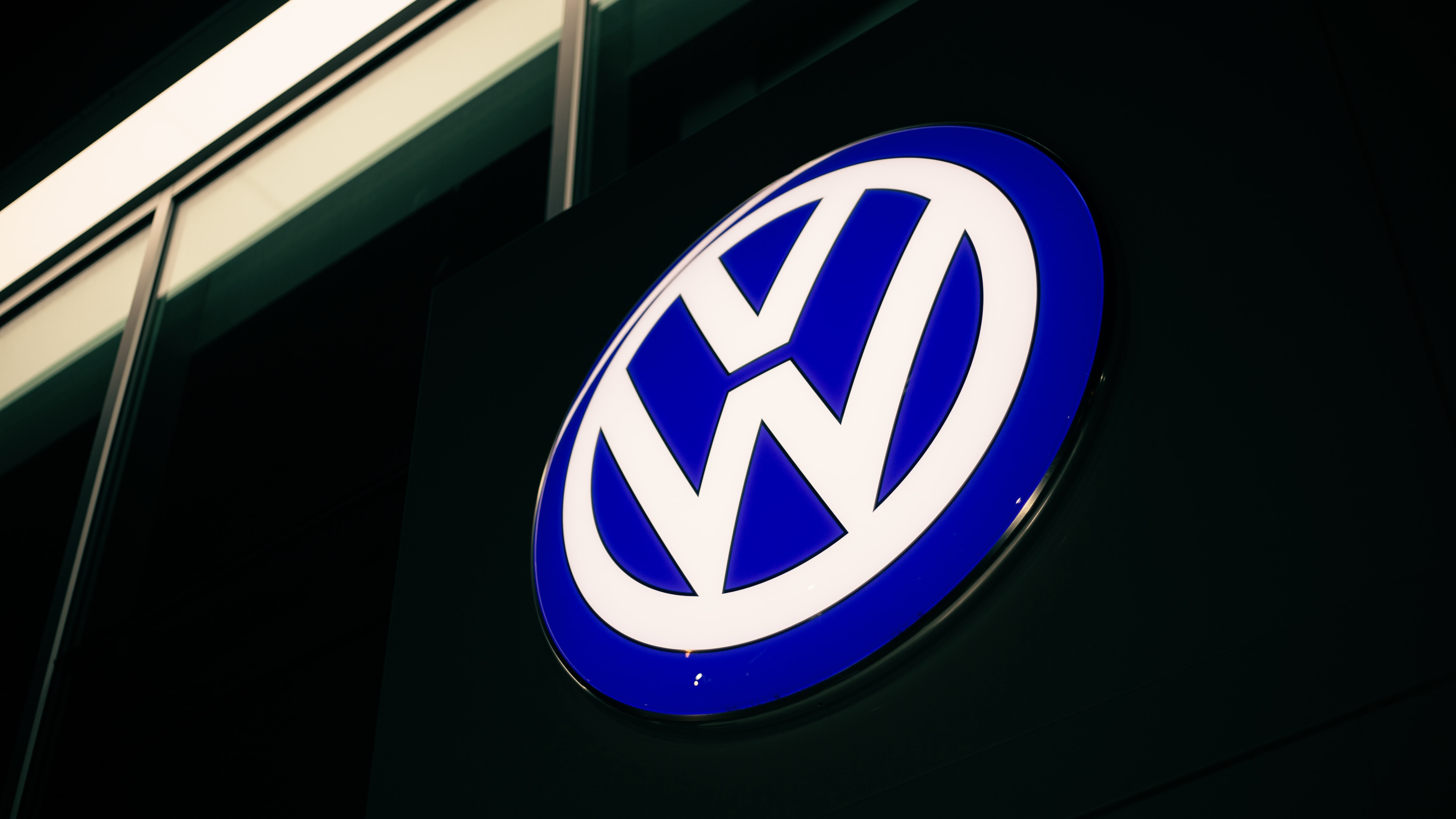 Volkswagen in crisi: innovazione lenta costa 50mila posti e ridimensionamento